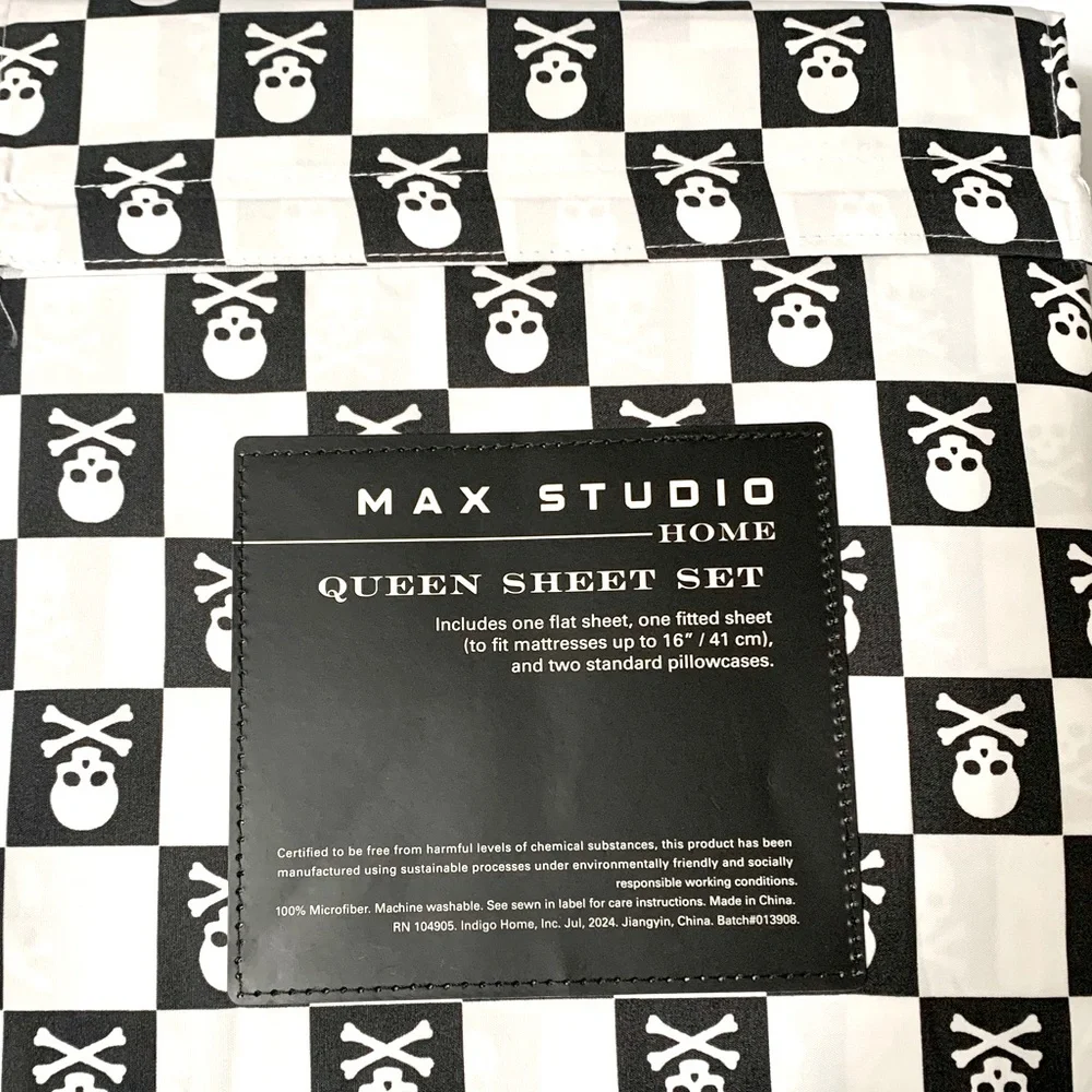 Skull and Crossbones Pirate Halloween Sheet Set - QUEEN - NEW